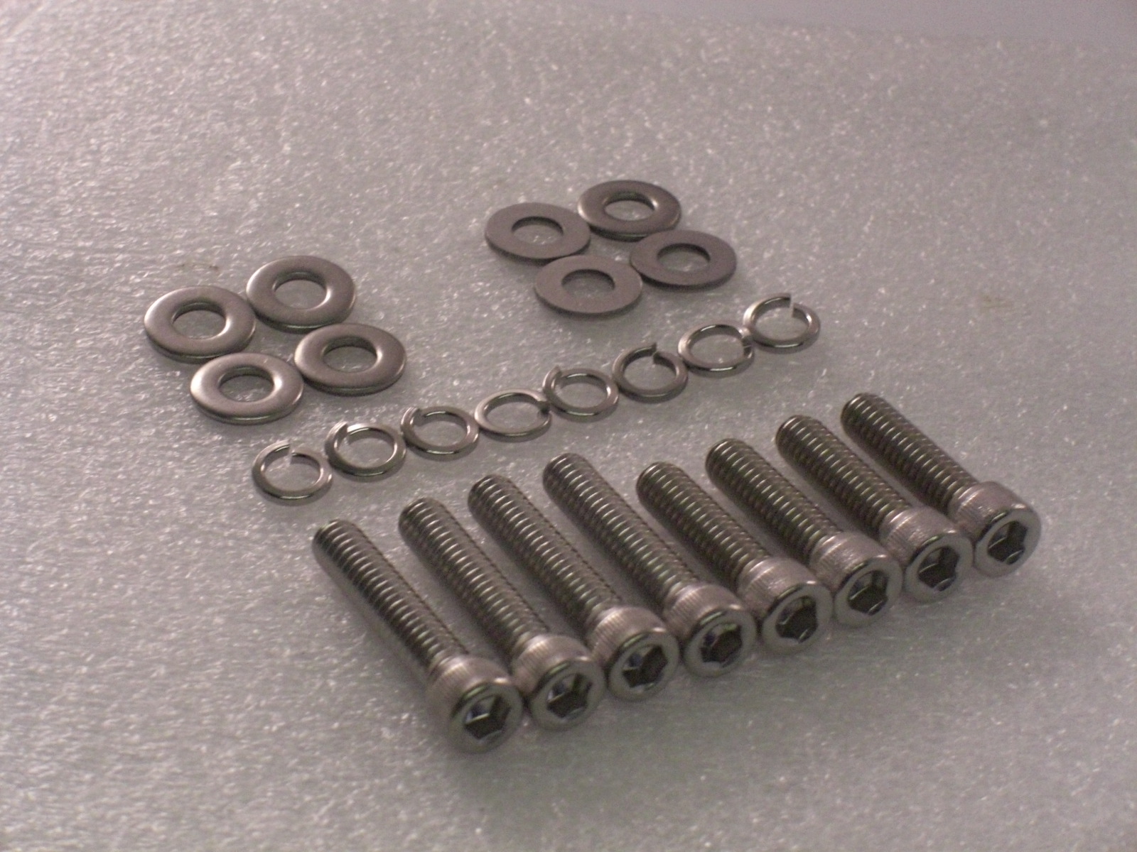 thumbnail image 2 of Stainless Steel Crossflow Rocker Cover Screws & Thick Washers – Ford Escort MK1 MK2 Reproduction 2 of 4